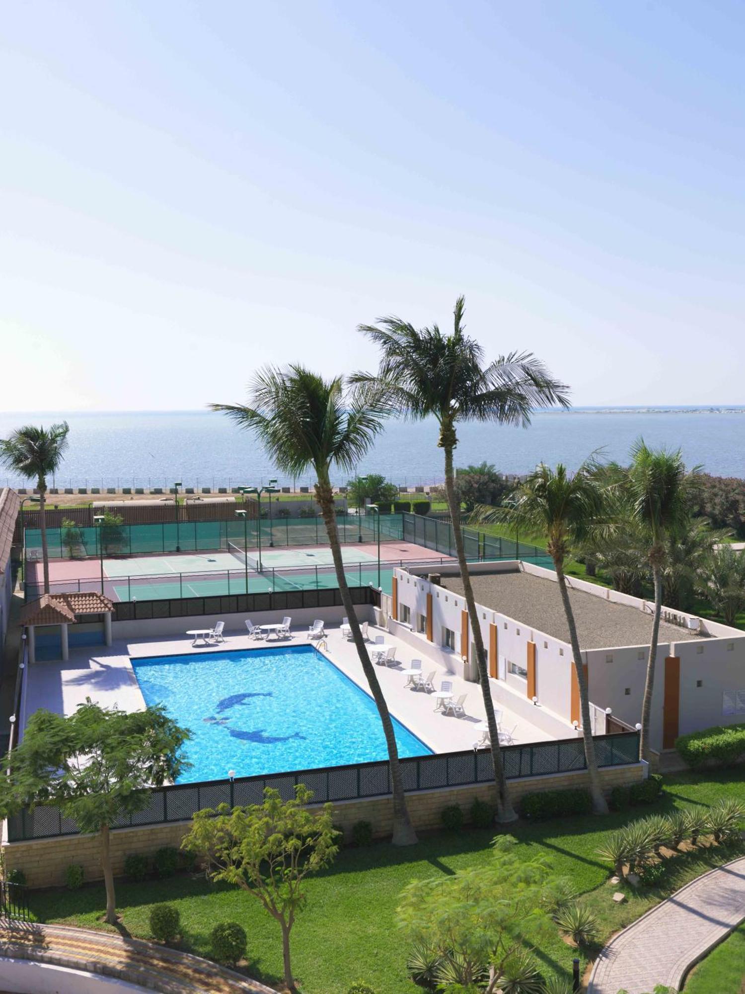Radisson Blu Hotel, Yanbu Exterior photo